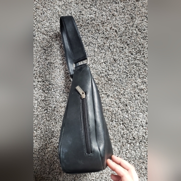 Black Leather Shoulder Bag - Picture 2 of 9